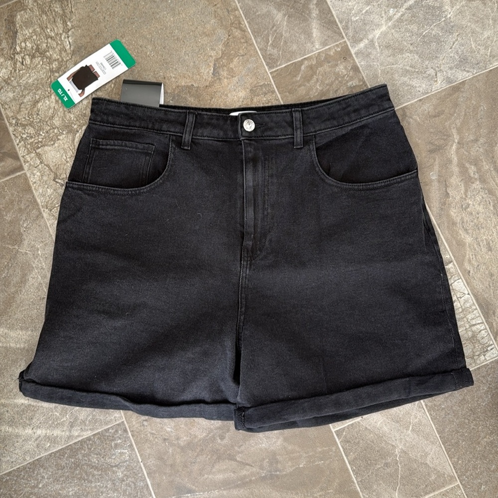 Steve Madden, XL Women's Black Denim Shorts NWT